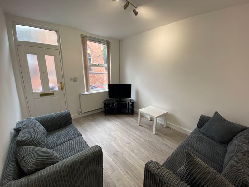 Room Chilwell Street in Nottingham