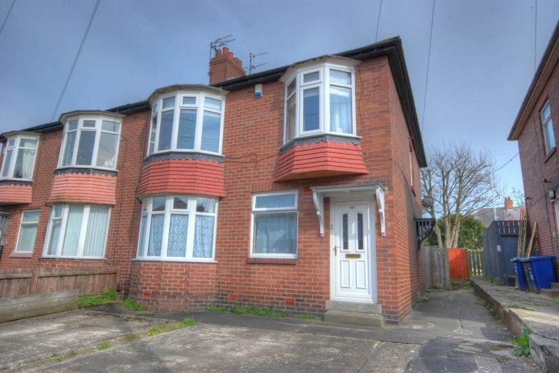Flat Ovington Grove in Newcastle upon Tyne