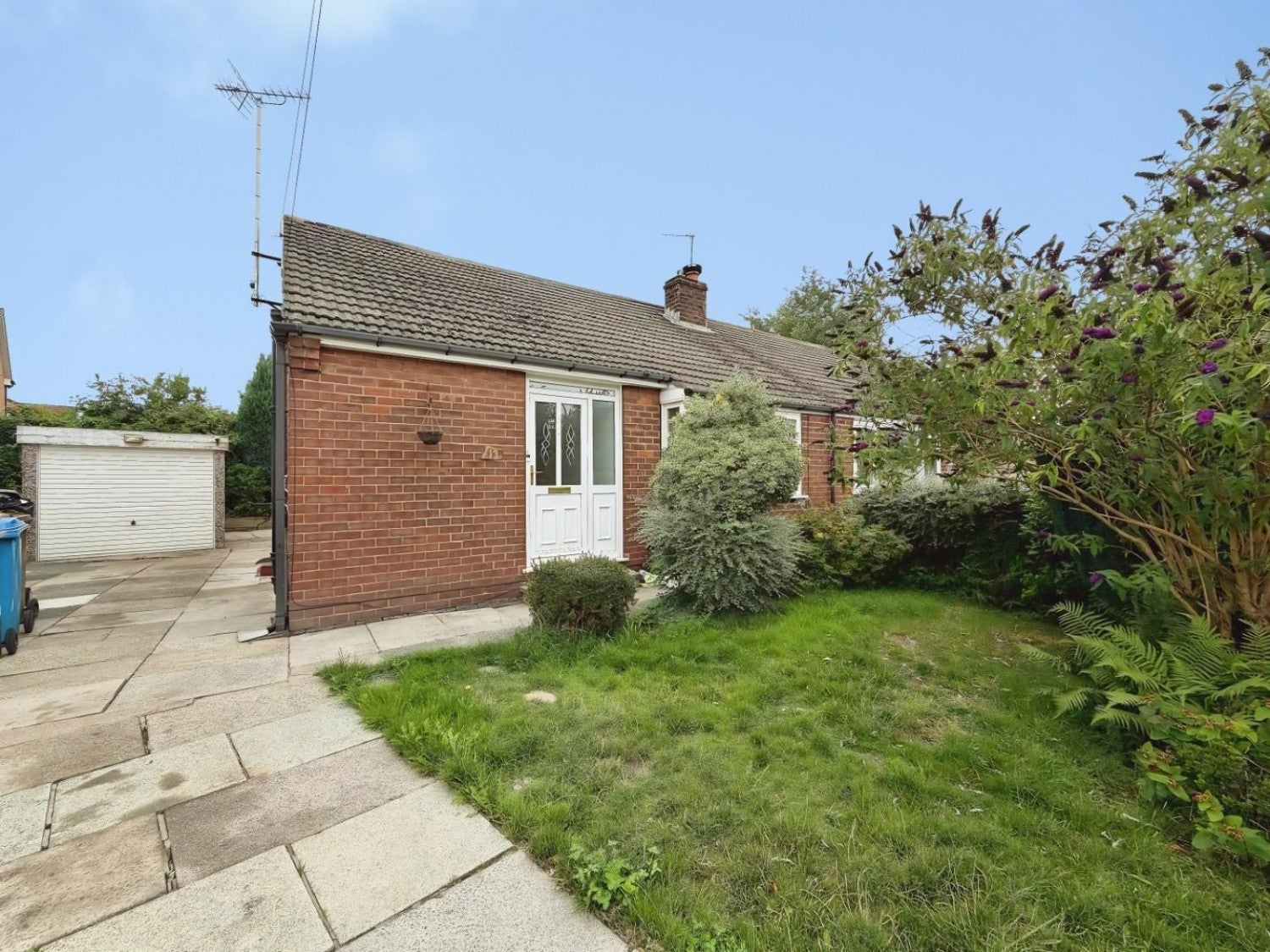 House Garden Avenue in Salford