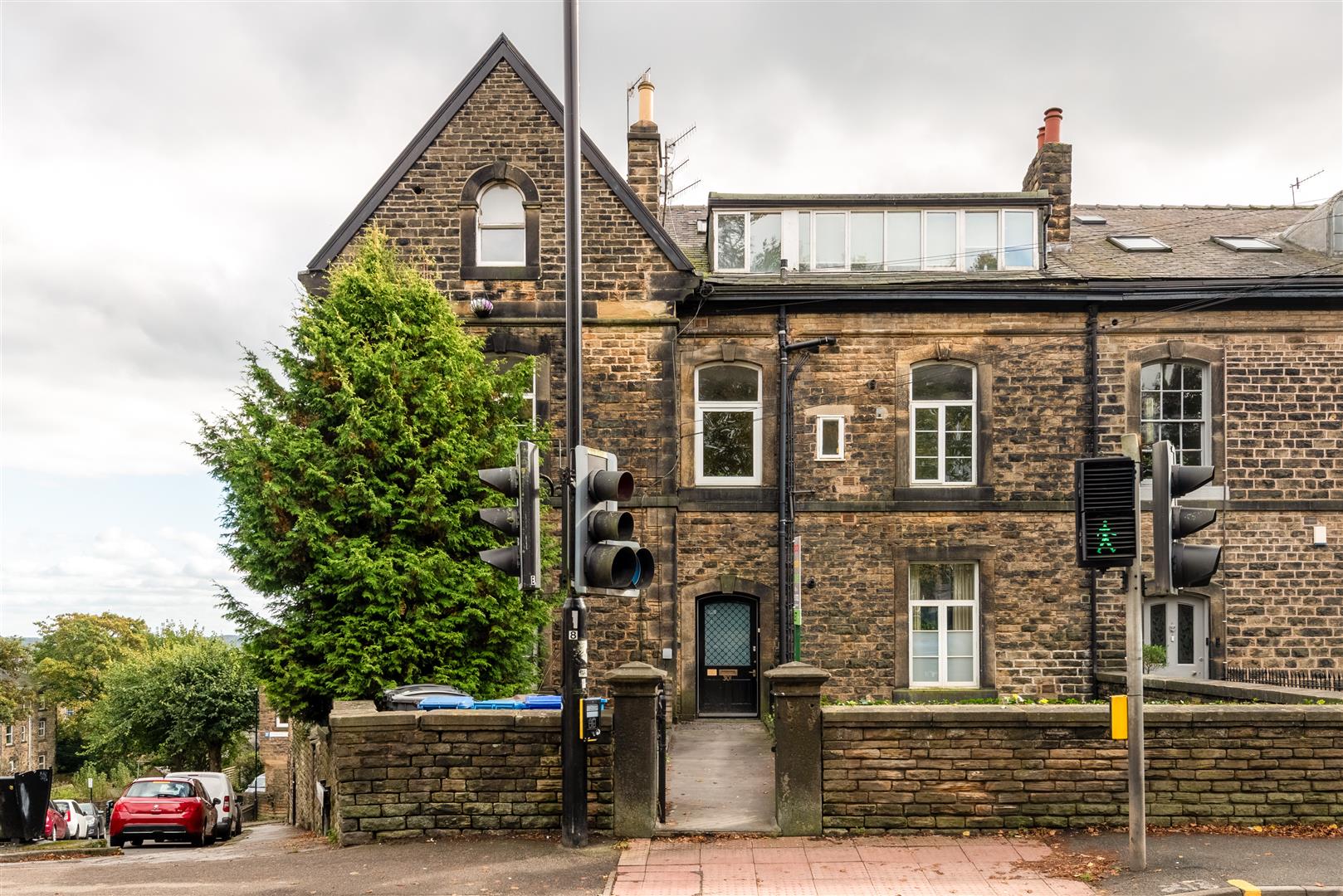 Flat Ashgate Close in Sheffield