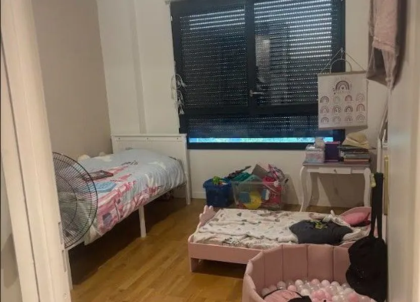 Flat Rue Arnaud Beltrame in Rosny-sous-Bois