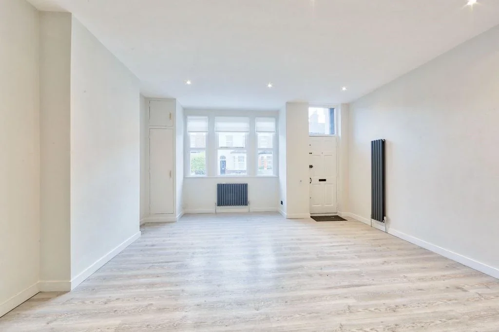 Flat Earlsfield Road in Greater London