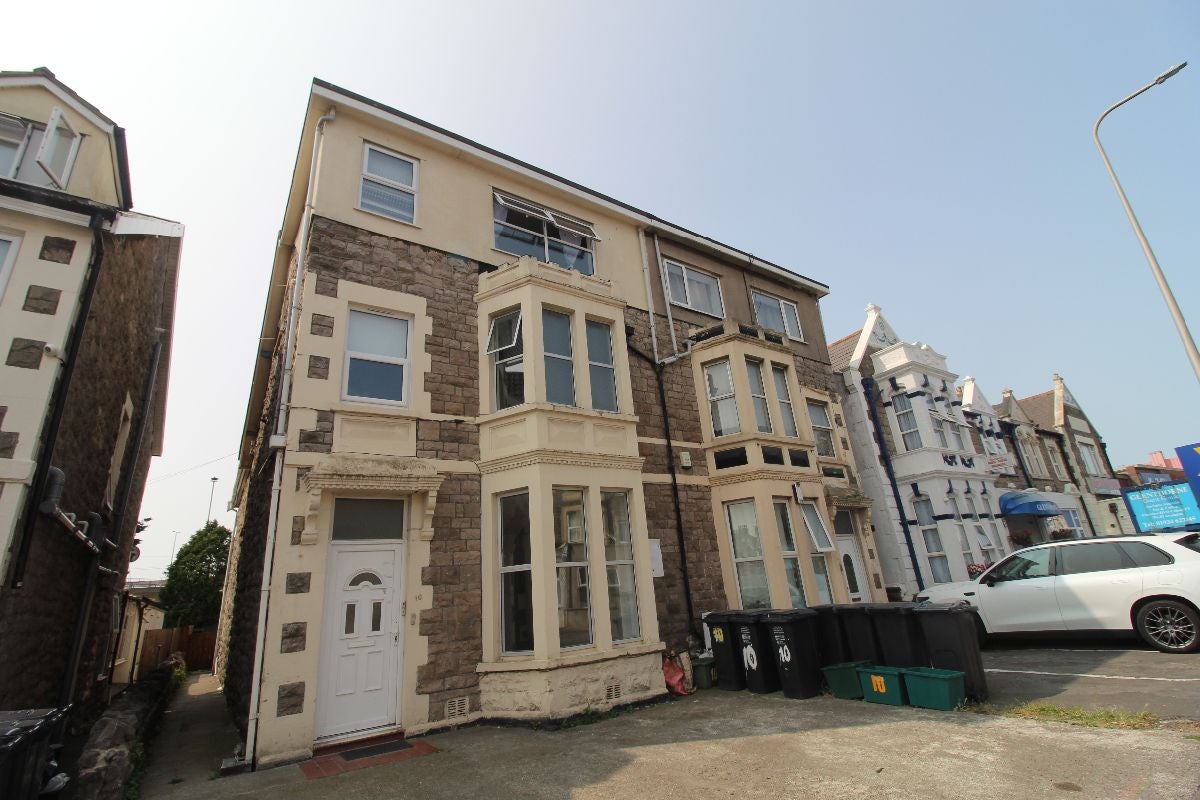 Room Locking Road in Weston-super-Mare
