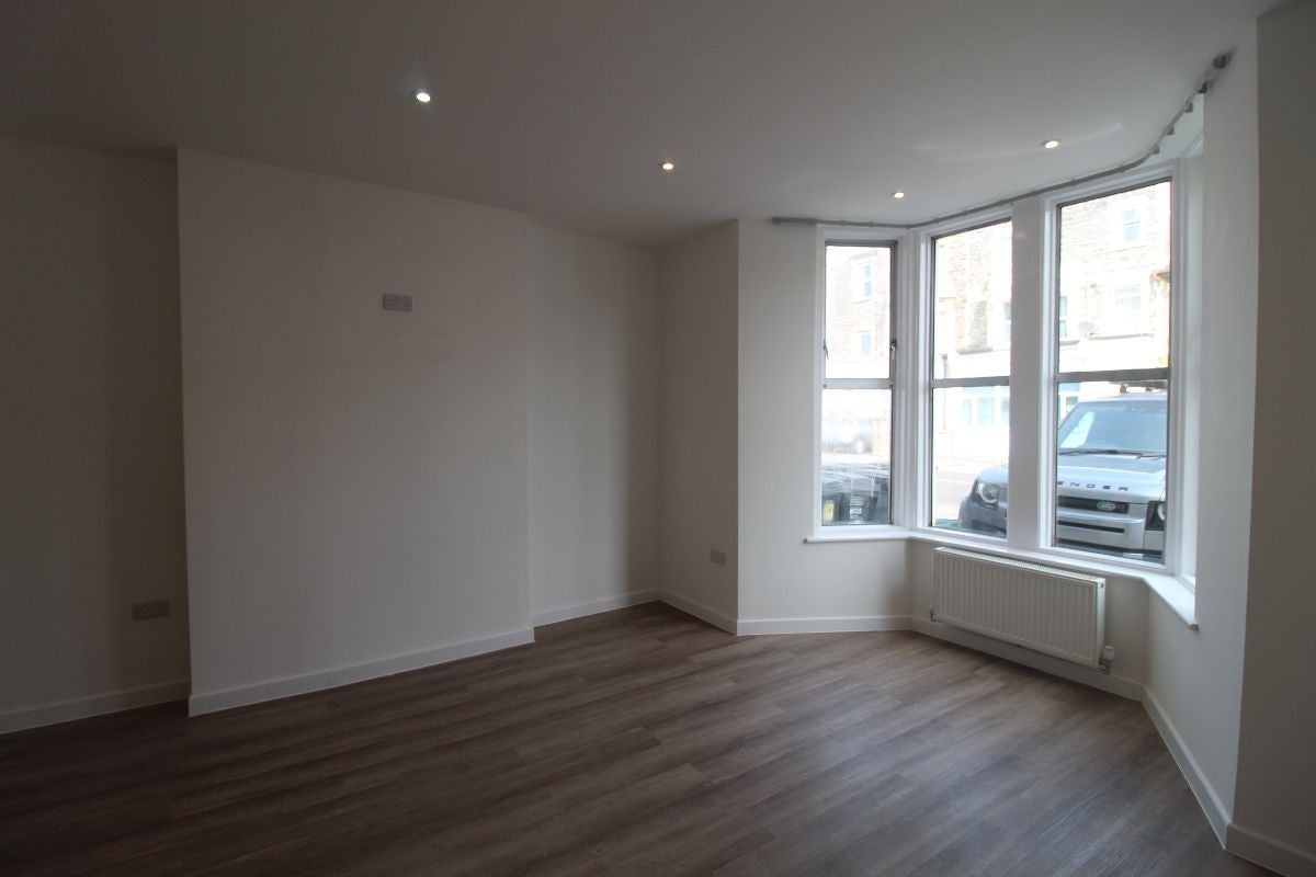 Room Locking Road in Weston-super-Mare