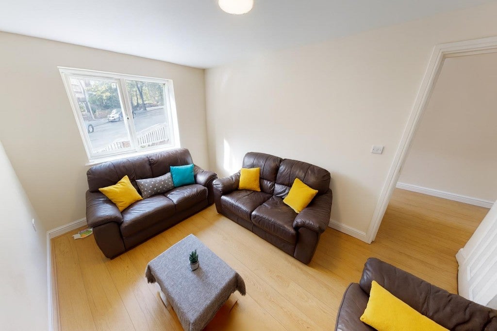 House Harcourt Crescent in Sheffield