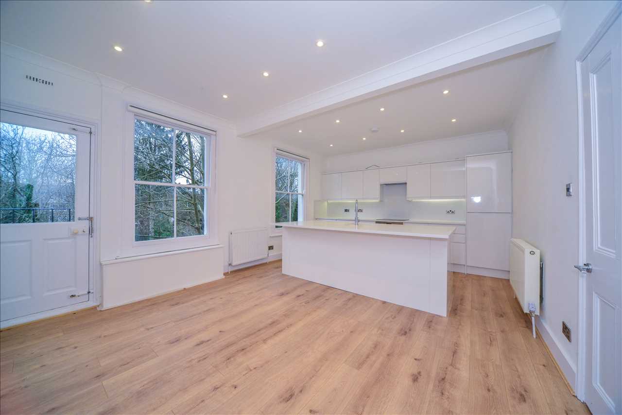 Flat Lee Road in Greater London