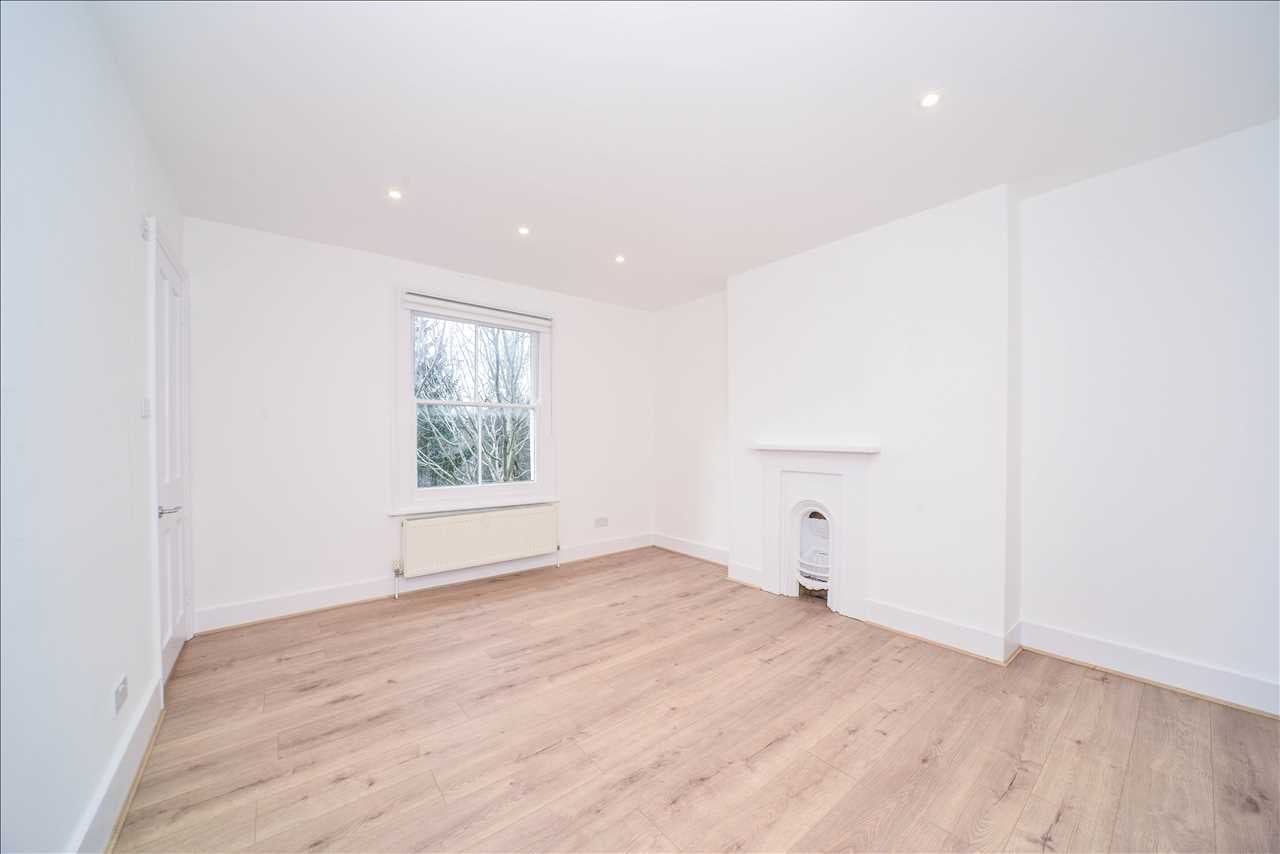 Flat Lee Road in Greater London