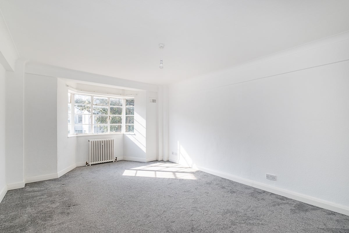Flat Wavertree Road in Greater London