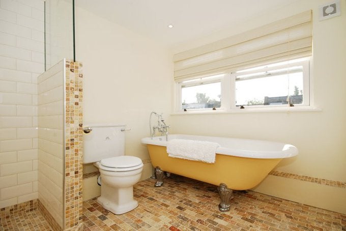 Flat Turneville Road in Greater London