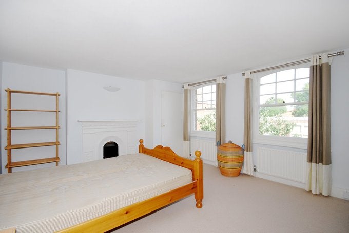 Flat Turneville Road in Greater London