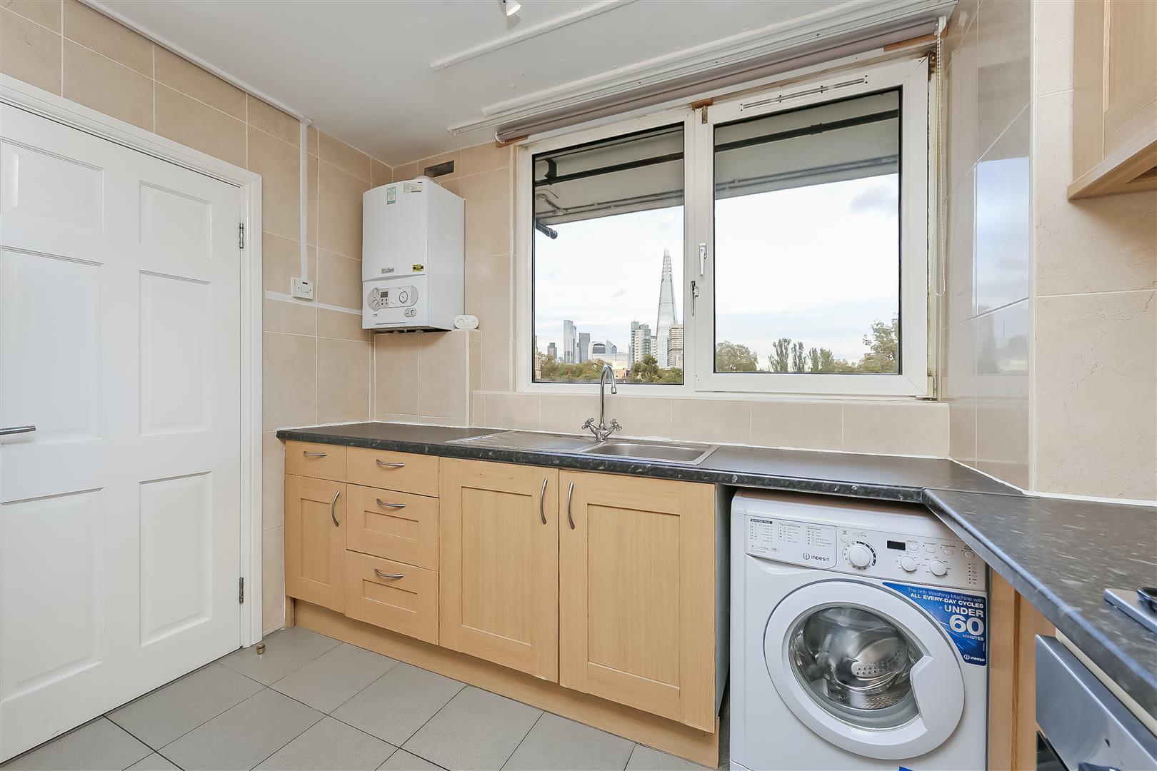 Flat Harper Road in Greater London