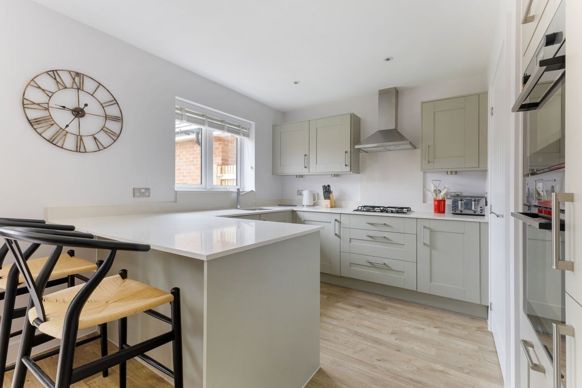 House Elizabeth Gardens in Broxbourne