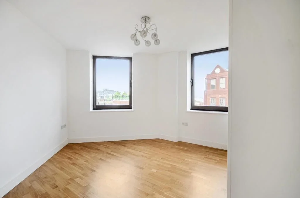Flat Carshalton Road in Greater London