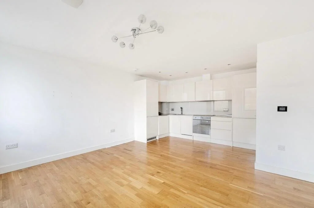 Flat Carshalton Road in Greater London