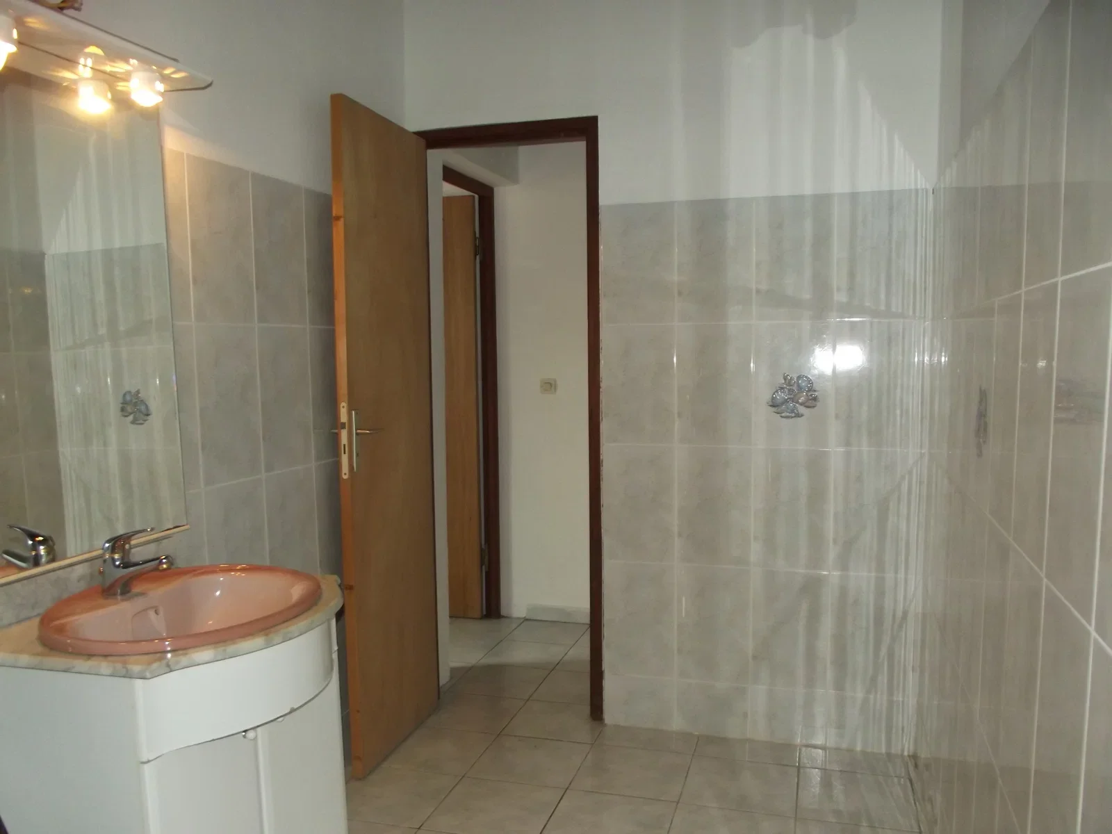 Chambre Cité Saint-Rémy Sud à Saint-Denis