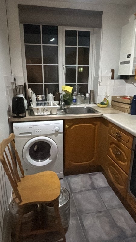 Room High Street in Greater London