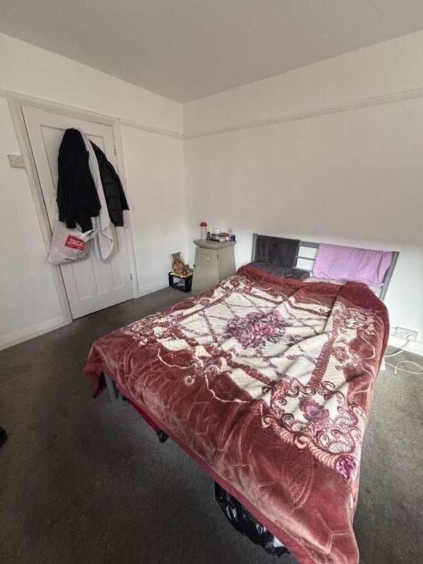 Room High Street in Greater London