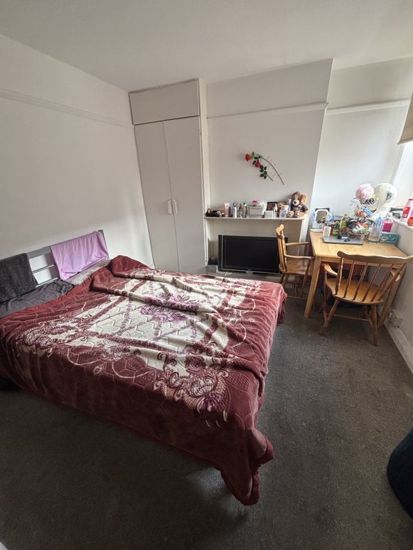 Room High Street in Greater London