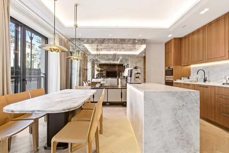 Flat Mulberry Square in London