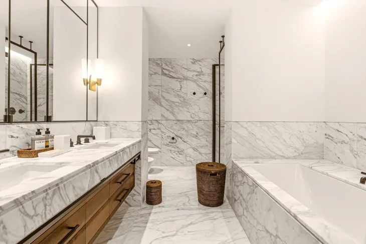 Flat Mulberry Square in London