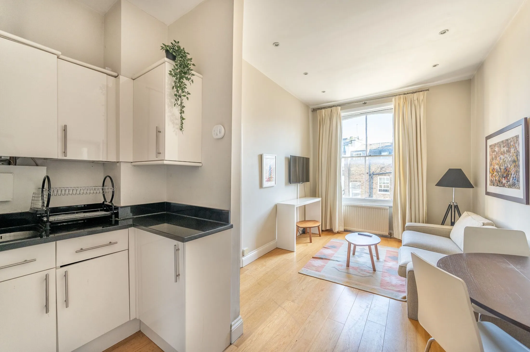 Flat Powis Square in Greater London
