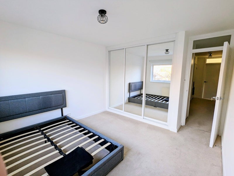 Room Garrick Close in Greater London