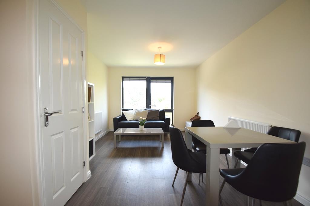 Flat Brand Avenue in Greater London