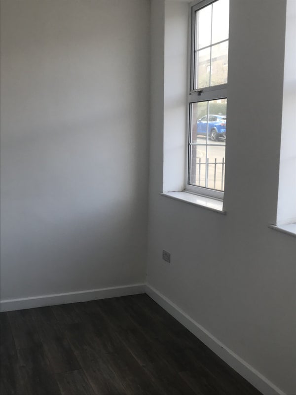 Flat Lydgate Lane in Sheffield