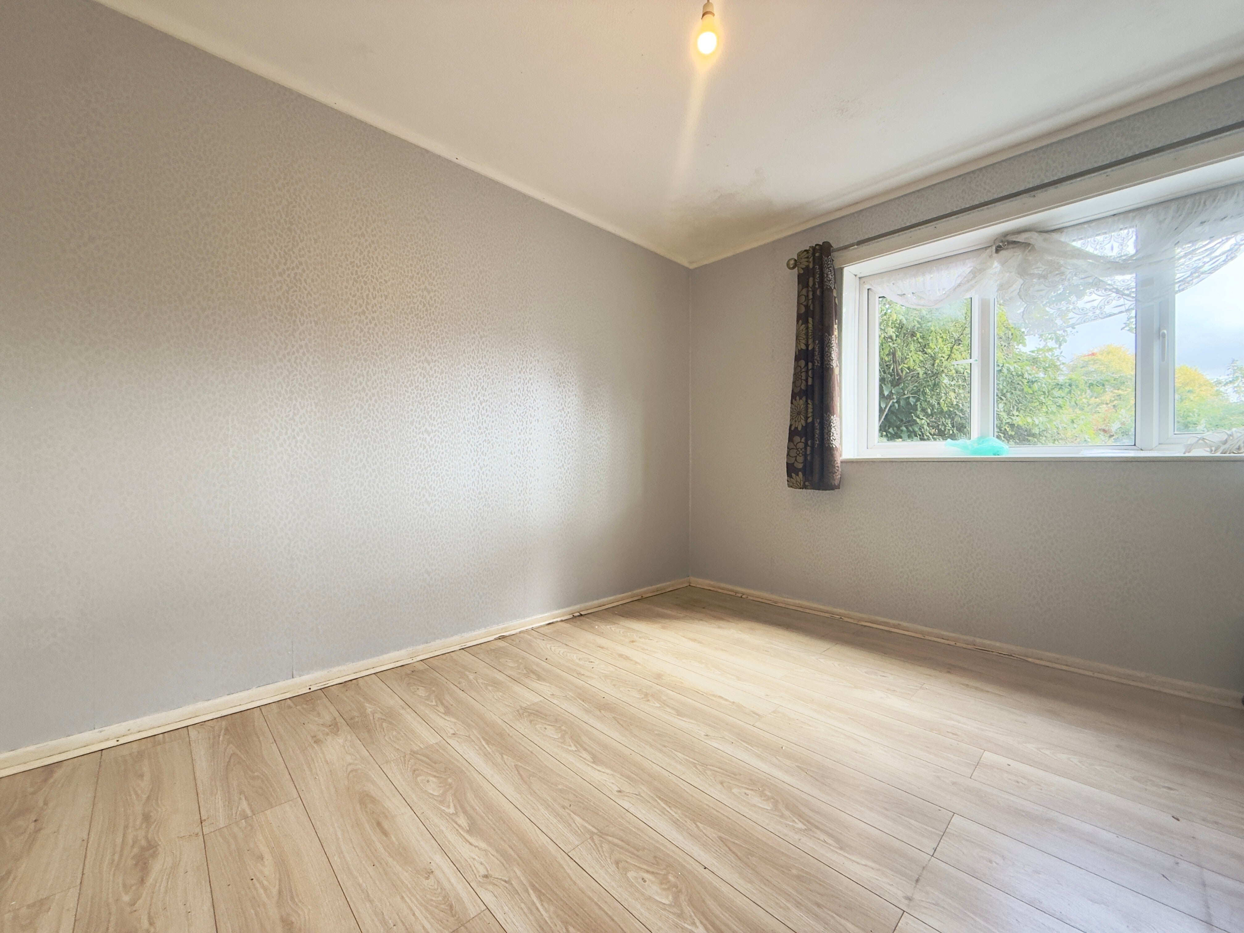 Flat Giles Close in Birmingham