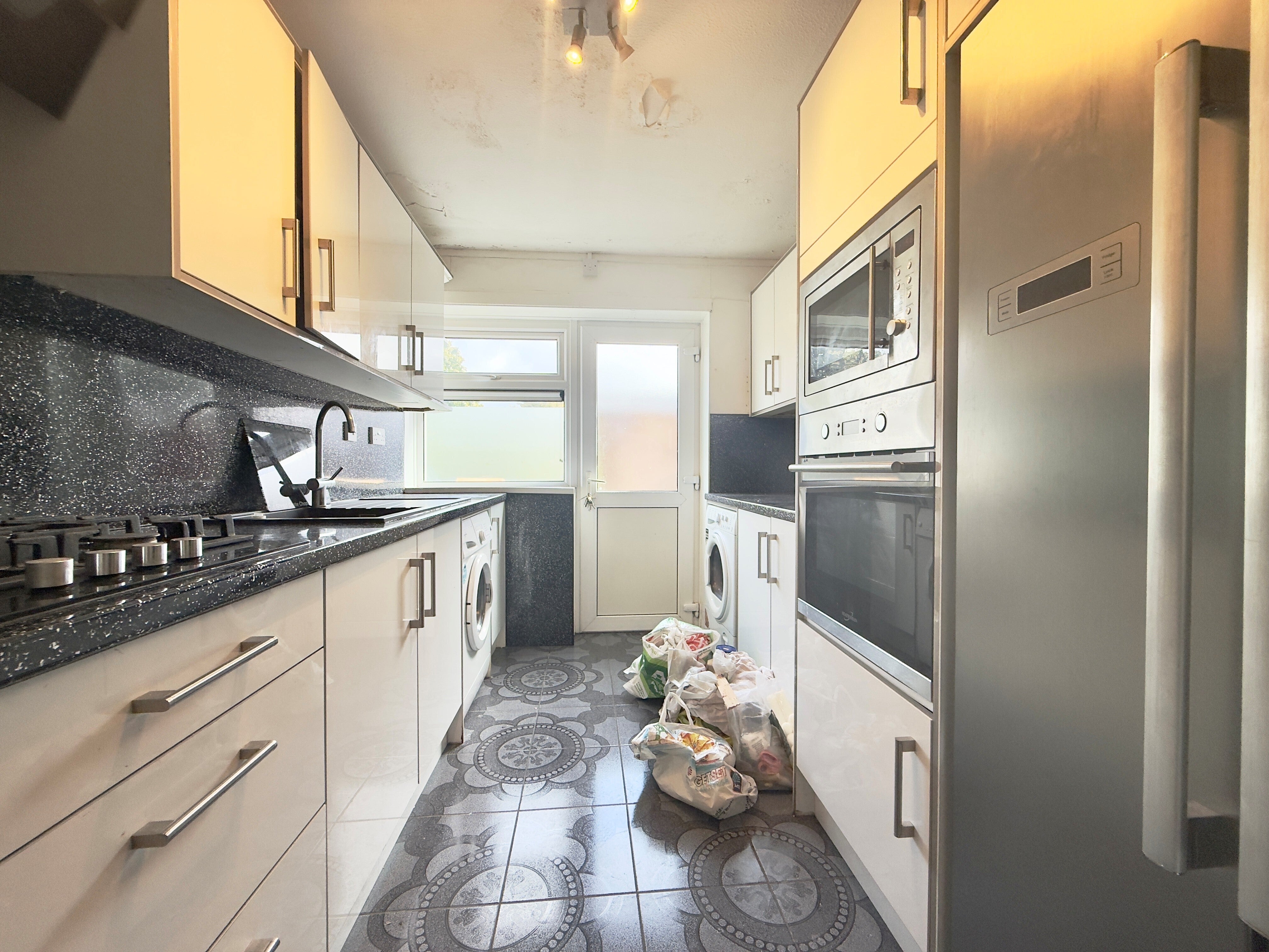Flat Giles Close in Birmingham