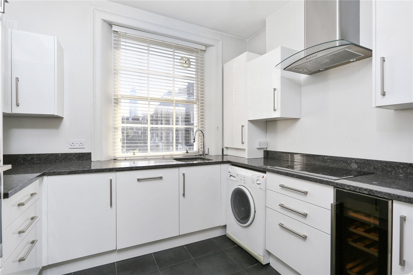 Flat Moreton Street in City of Westminster