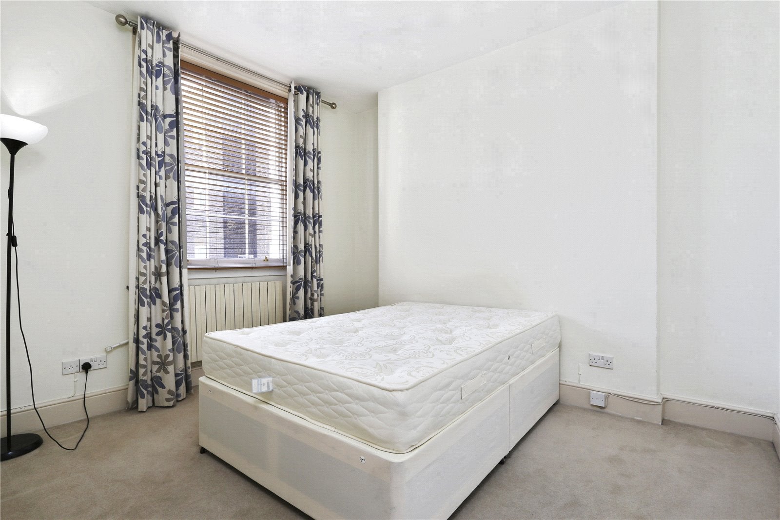 Flat Moreton Street in City of Westminster