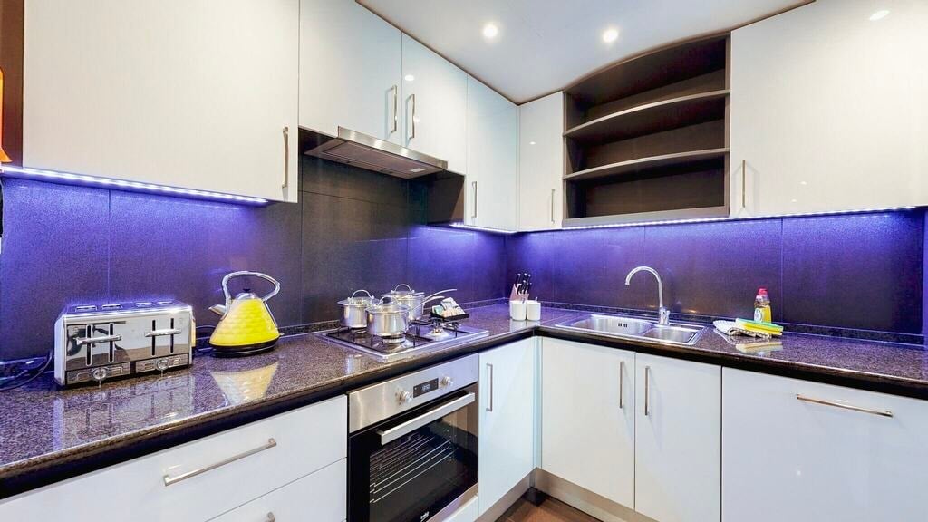 Flat Westferry Circus in Greater London