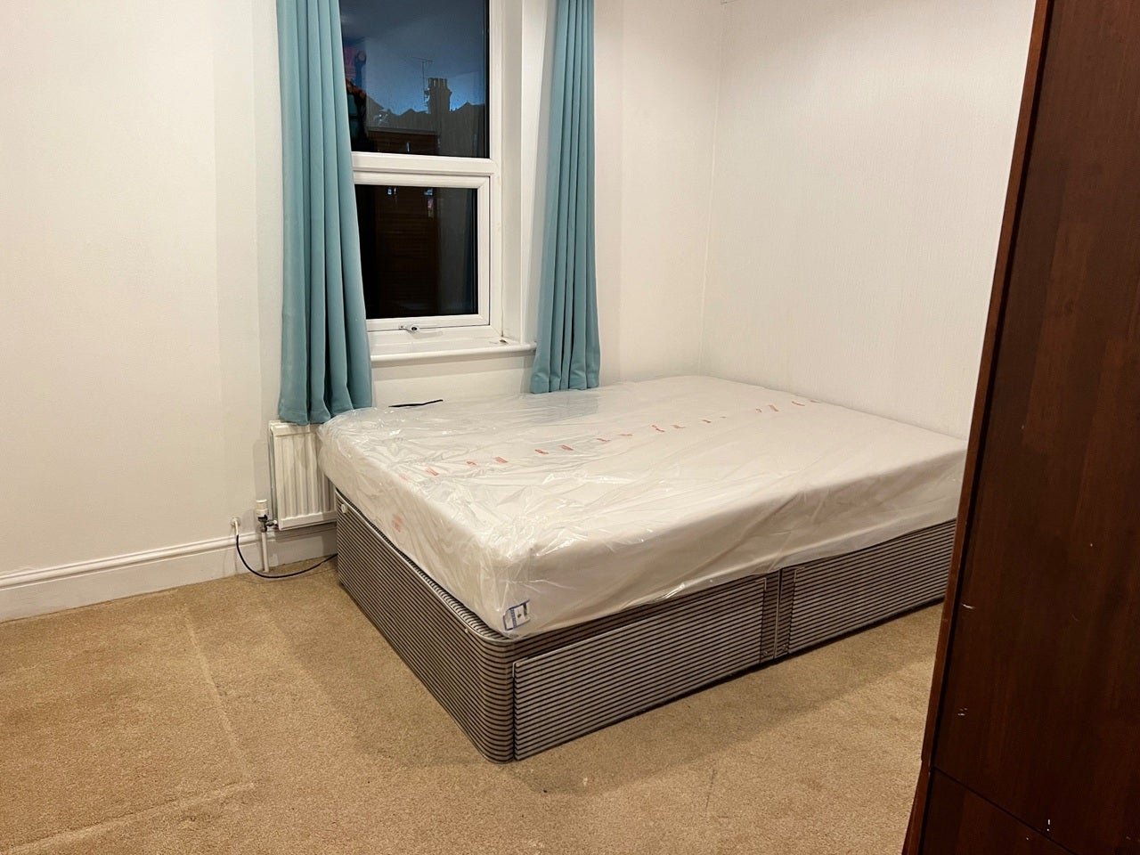 Room Woodford Road in Watford