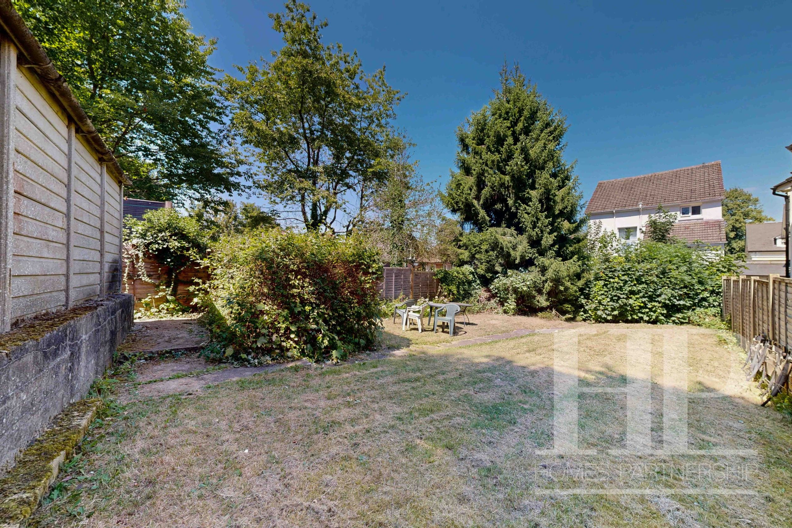 Flat Ridgeway Road in Reigate and Banstead
