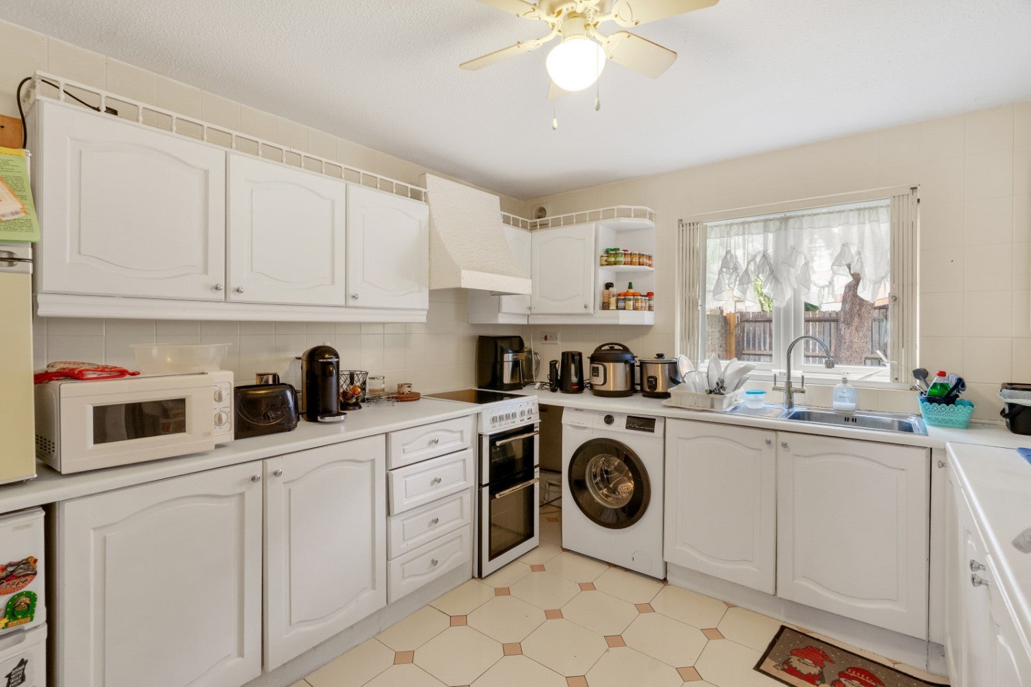 Flat Clark Street in Greater London