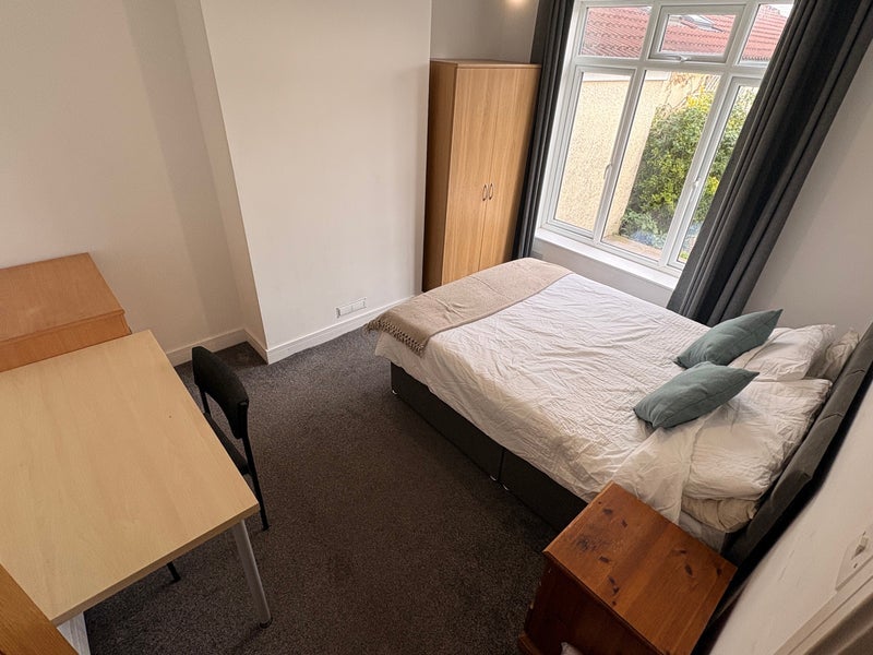 Room Filton Avenue in Bristol