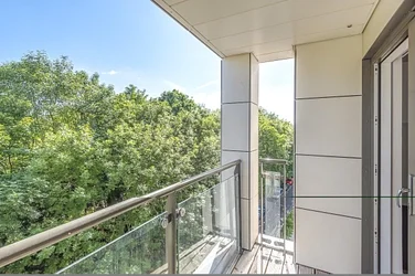 Flat Skerne Road in Greater London