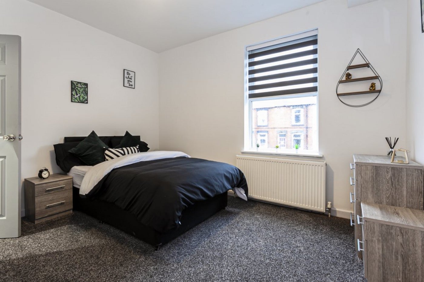 Room Barnsley Road in Wombwell