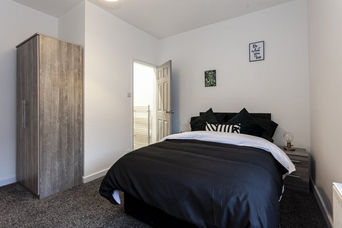 Room Barnsley Road in Wombwell