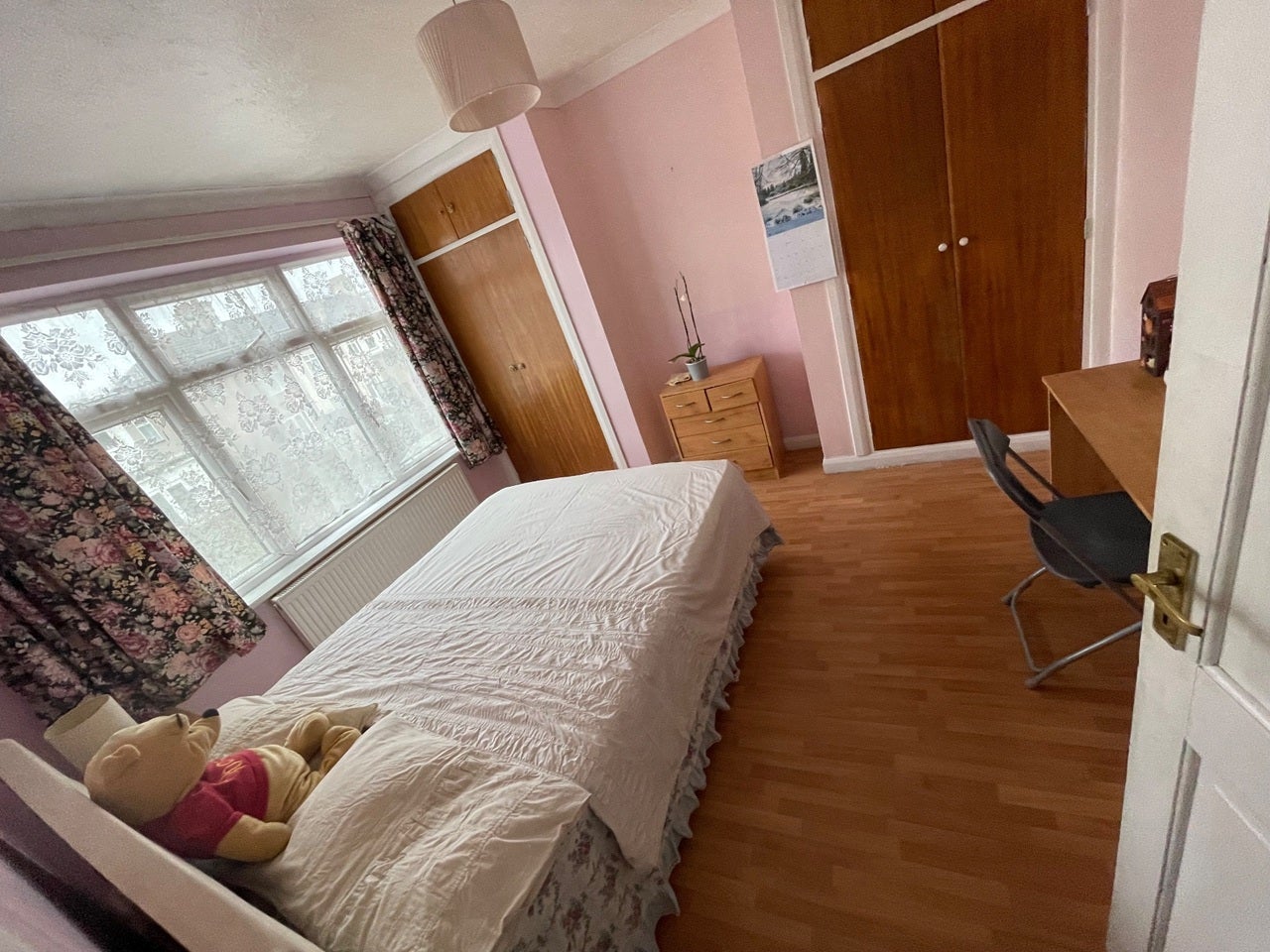 Room Limes Avenue in Greater London