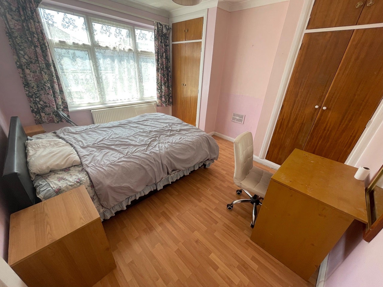 Room Limes Avenue in Greater London