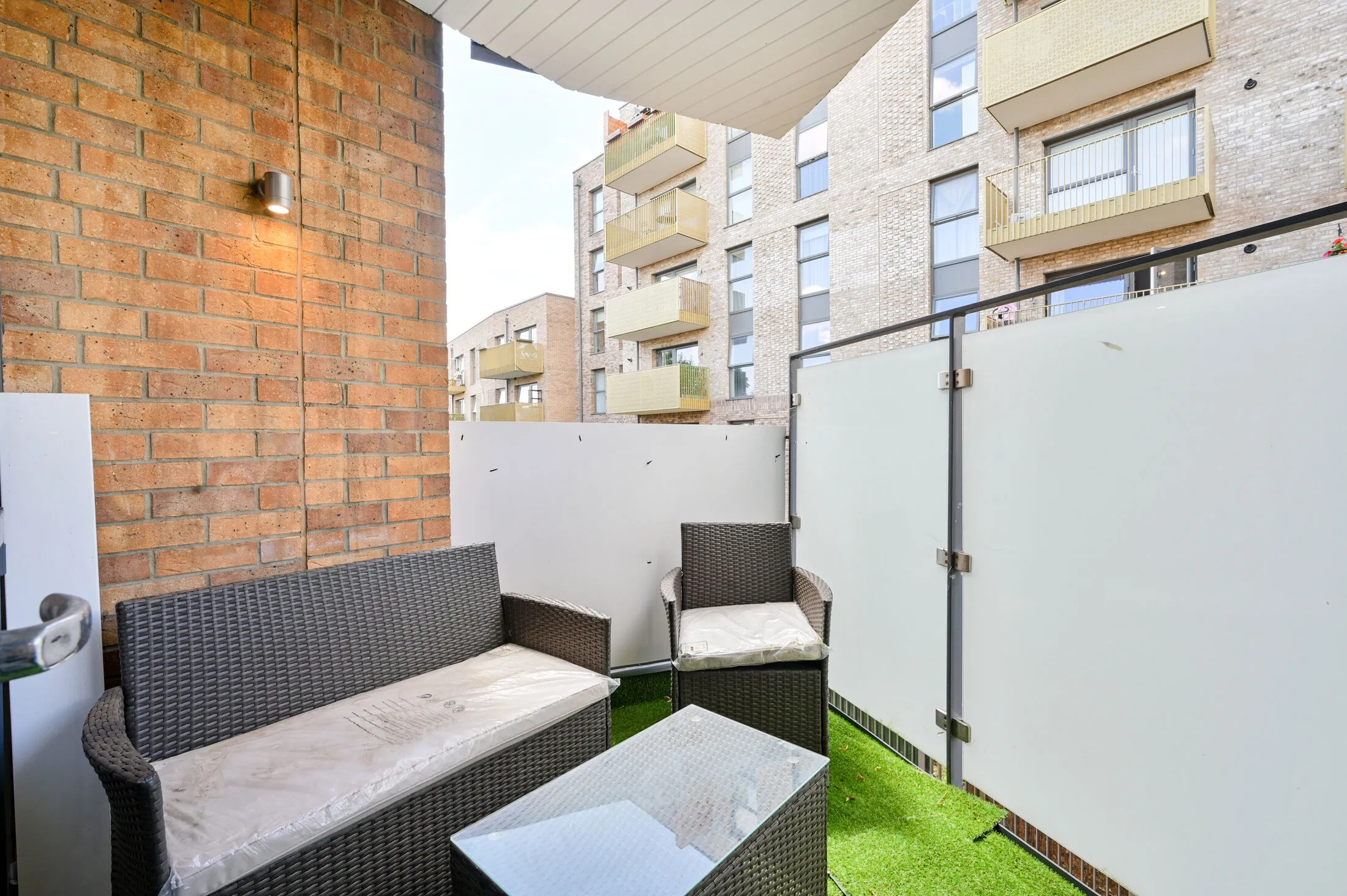 Flat Alderwick Drive in Greater London