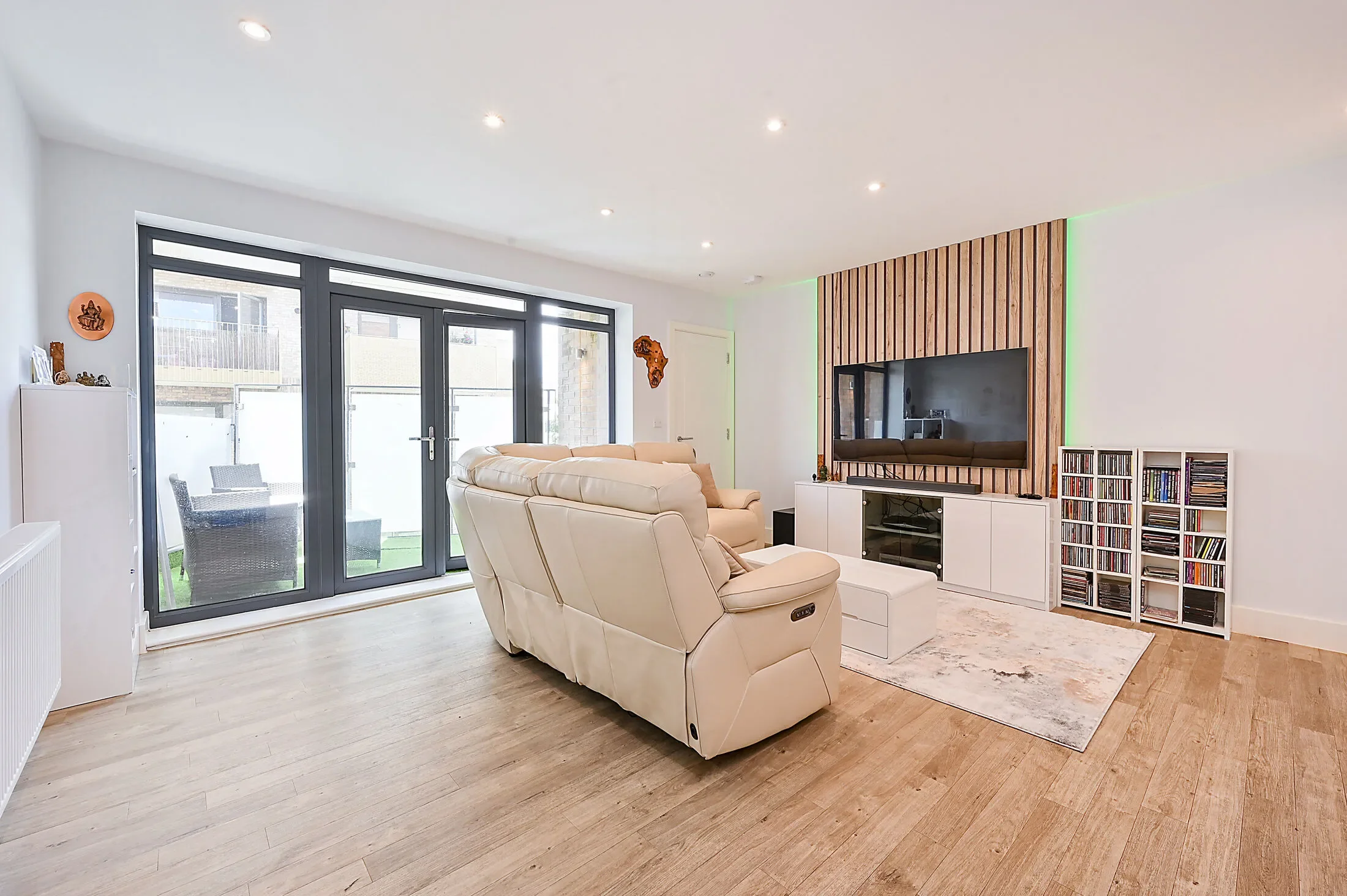 Flat Alderwick Drive in Greater London