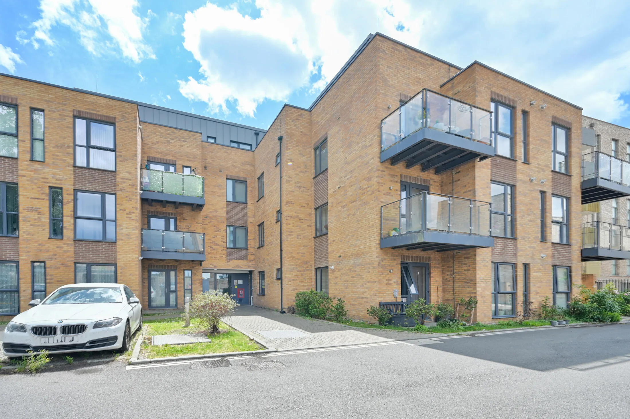 Flat Alderwick Drive in Greater London