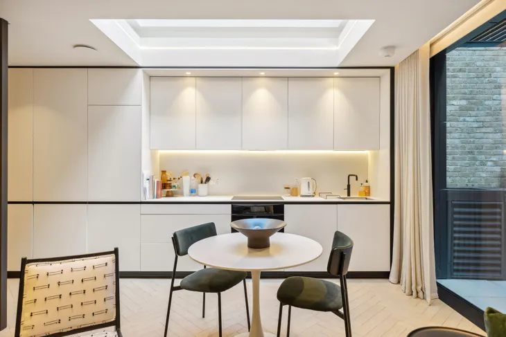 Flat Park Crescent in City of Westminster