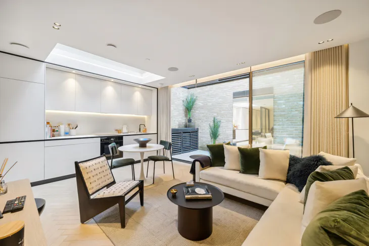 Flat Park Crescent in City of Westminster