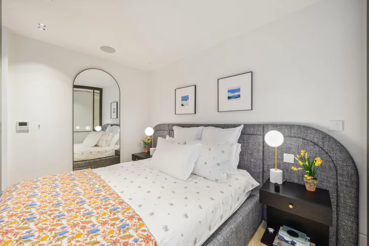 Flat Park Crescent in City of Westminster