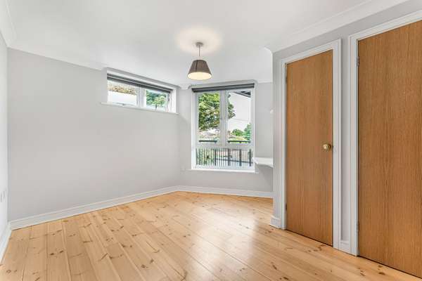 Flat Kingsland Road in Greater London