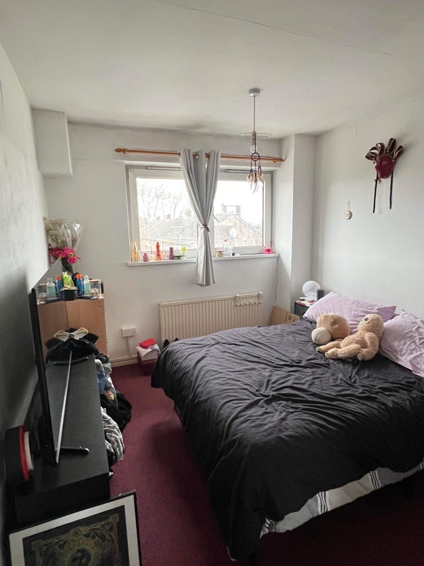 Room Alma Street in Greater London